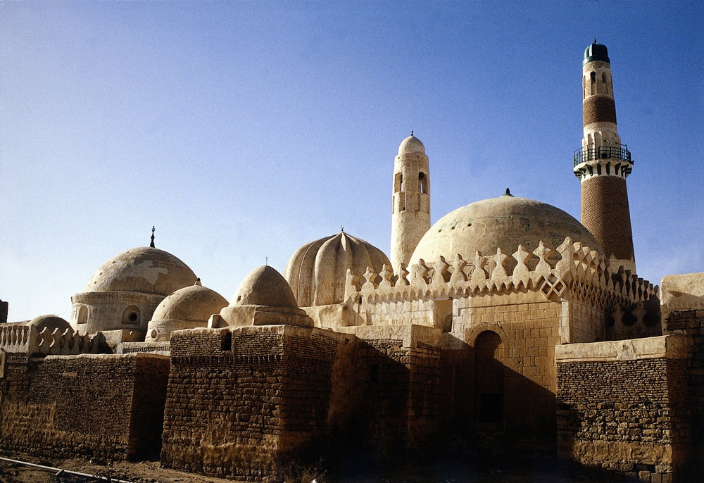 B4076R geography / travel, Yemen, Sada, grave mosque of Imam Al Hadi Jachjah, built in the 12th century, grave domes, Minaret,