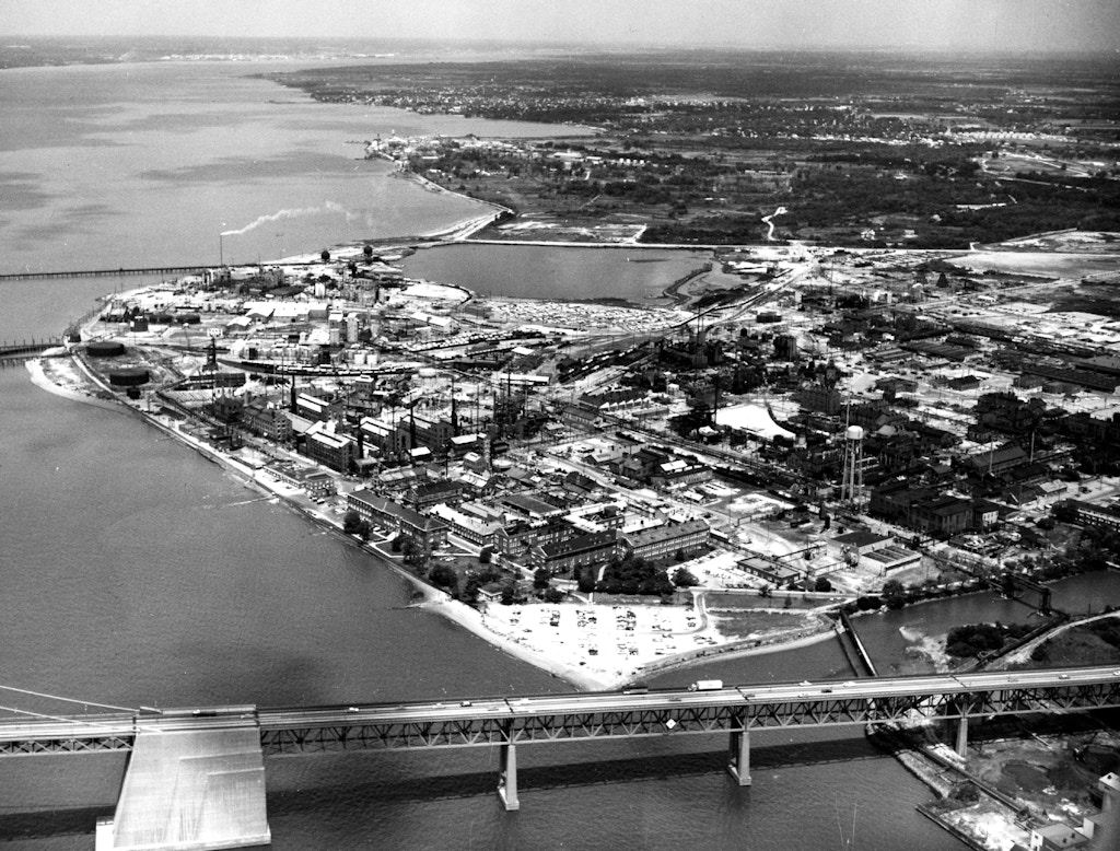 Uma vista aérea do local da DuPont Chambers Works em 1959.