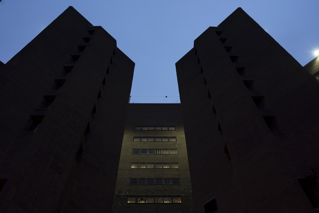 FILE-- The high-security federal jail known as the Metropolitan Correctional Center, near Foley Square in New York, Jan. 21, 2017. The facility has housed some of New York's highest-risk federal defendants. Joaquin Guzman Loera, the Mexican drug kingpin known as El Chapo, has resided there since January. The drug lord and serial prison escapee has been protesting issues at the jail including the tap water, visitor restrictions and the television programming in the rec room. (Karsten Moran/The New York Times)