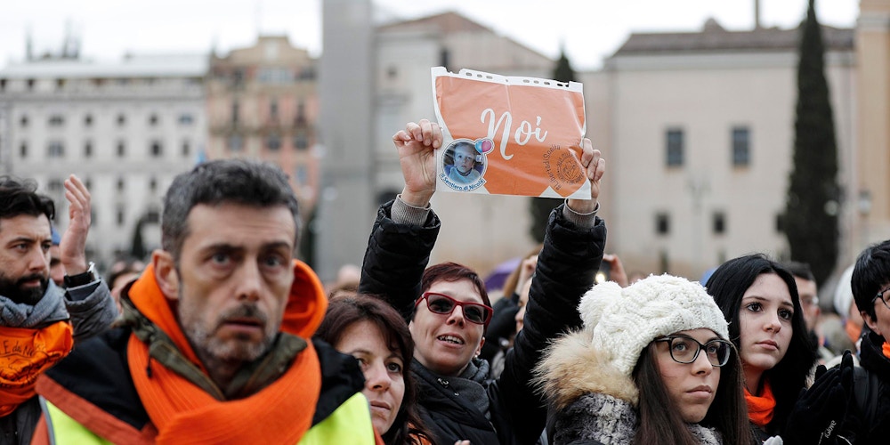 Protesto antivacina ocorrido em fevereiro de 2018 em Roma.