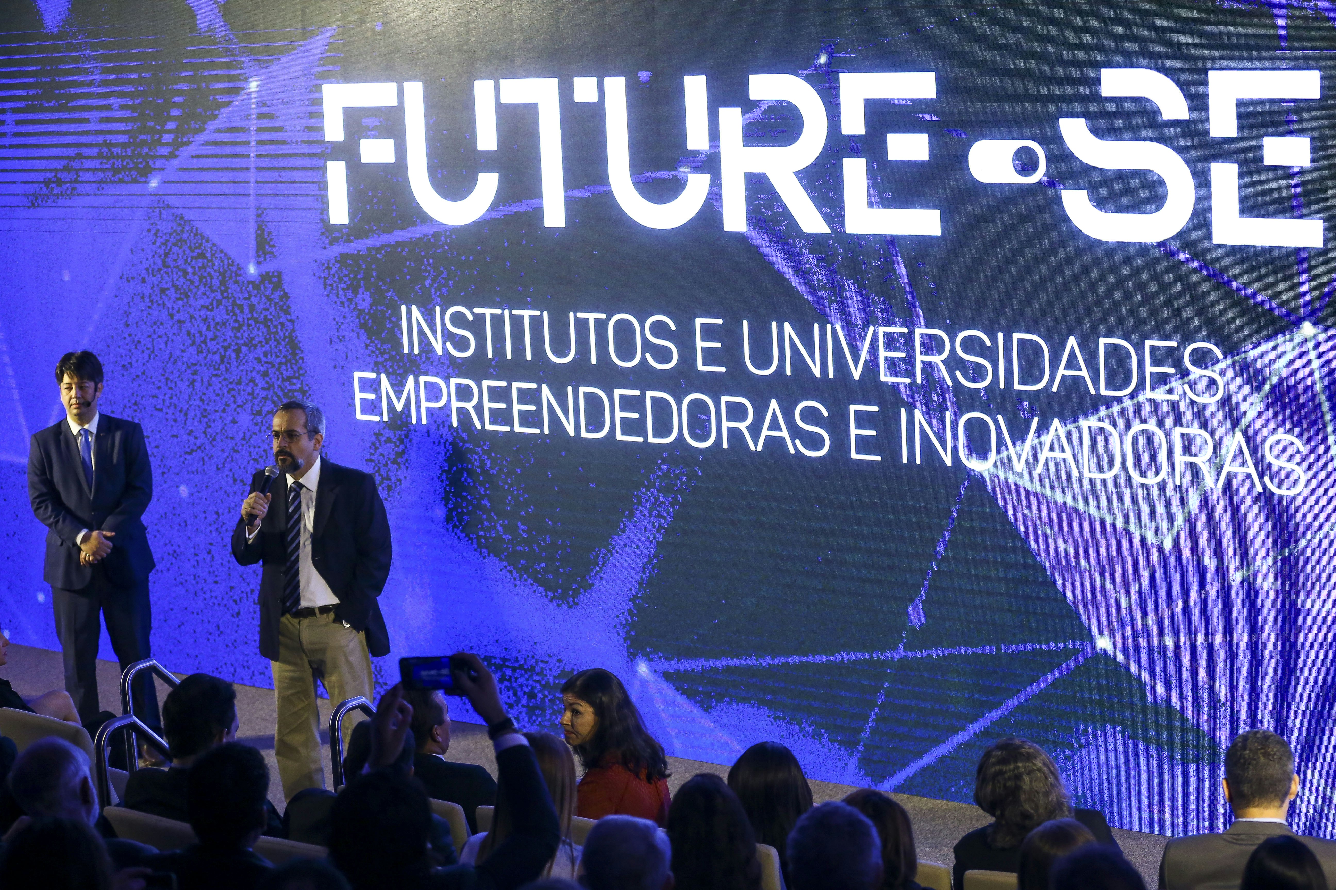 O ministro da Educação, Abraham Weintraub, e o secretário de Educação Superior do MEC, Arnaldo Lima, apresentam o programa "Future-se".