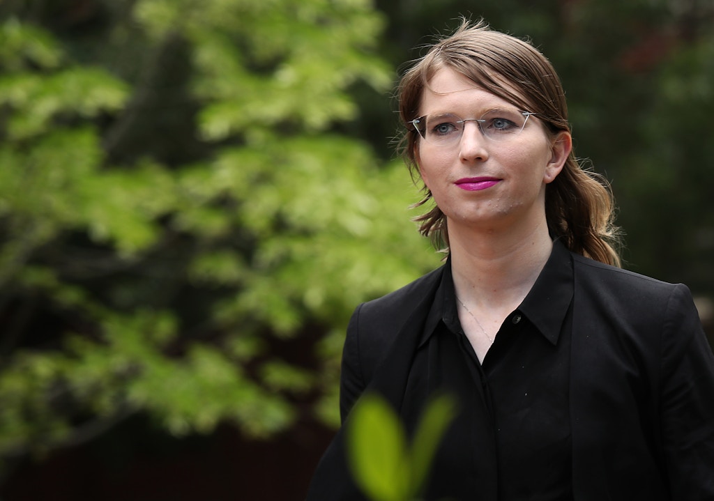 ALEXANDRIA, VIRGINIA - MAY 16:  Former U.S. Army intelligence analyst Chelsea Manning arrives at the Albert Bryan U.S federal courthouse May 16, 2019 in Alexandria, Virginia. Manning, who previously served four years in prison for providing classified information to Wikileaks, could face additional jail time for refusing to cooperate in an additional grand jury investigation.  (Photo by Win McNamee/Getty Images)
