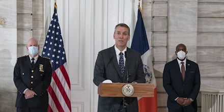 NEW YORK, UNITED STATES - 2020/05/29: Mayor de Blasio and Police Commissioner Dermot Shea media briefing ahead of scheduled protest against the killing of George Floyd in NYC at City Hall. (Photo by Lev Radin/Pacific Press/LightRocket via Getty Images)