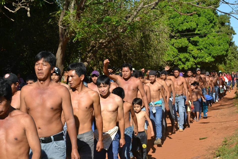 Descendentes dos antigos Guaná, os Terena lutam pela demarcação de suas reservas no Mato Grosso do Sul há décadas.