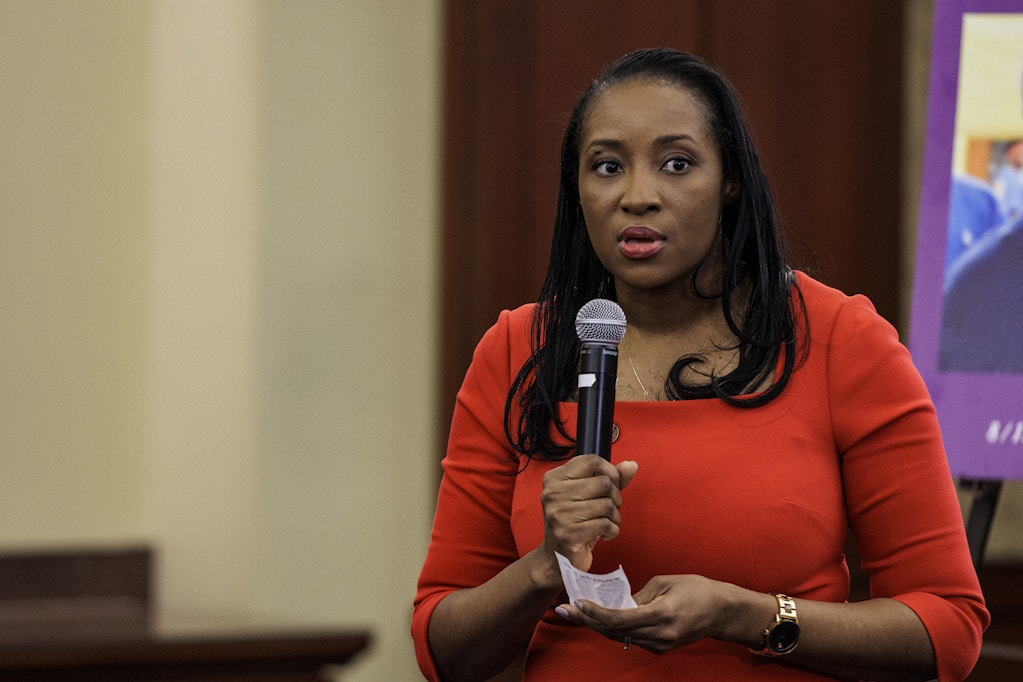 Patrice Onwuka, directeur de l’Independent Womens Forums Center for Economic Opportunity, prend la parole lors d’une assemblée publique organisée par les républicains de la Chambre le 1er mars 2022 à Washington, DC.